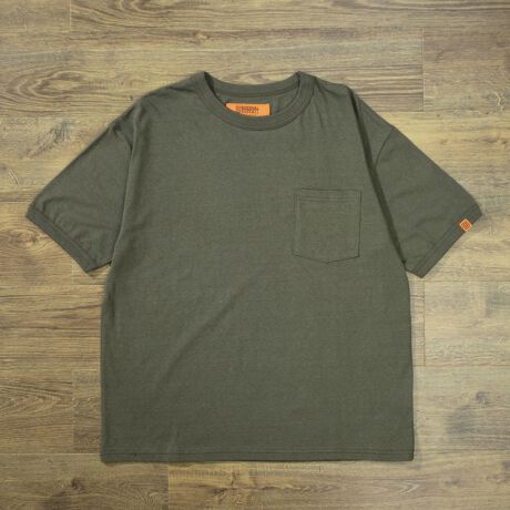 [^:UO2523201-B]yfabriczaт̍HŏoȂ̗ȂōꂽtB[RbgBsψȎ̑i`ȃlbvBe[WCNȕ\̏ofށBȂ琶܂_炩G肪C悭AĂƗ̓IɂȂӂ犴XɉKɁByfitzCh{fBȂAXbLƂŐĝ̃CE킸ׂẴ{gXɍ킹₷tBbgBƑɂ͈ʓIȃuƈႢAϋvȂNVbNȈۂ̂łoC_[e[vdlɁByfinishz1900NOBRg[jOpŎgpꂽTVcBKg̗ǂőwAX[gɌđ݂o悤ɂȂAǗׂTVcɃvĝvgTVc̋NBobN̎񌳂ɎЖ⃍SA⃍bgio[vgIWifUC̃vgBnRŉ悤ȗꂽfUC̃Be[W\ByUNIVERSAL OVERALLz1924NɑnƂAJAVJS̃[NEFAuhłAjo[TI[o[I[Bn[hŃ[YiuȃACeAق1I߂ɓnSĒǋA݂łȂA[NEGAƂāÃ[J[ɎxĂBłAԂ̃Rbg̃[NpcJo[I[AVbvR[ǵAÂǂAJ̃[NEFAD{̃t@Ă郍OZ[ACełB܂Aނ̓^tȃ[NEGAǋĂŁA蒅pɑ΂đϋvȃ|GXeã`mfނ肢Ã[J[瑽̎x𓾂ĂT/C`mpćA݂ł̓[Nt@bVvf̕K{łԑfނƂđ̕ɎxĂB