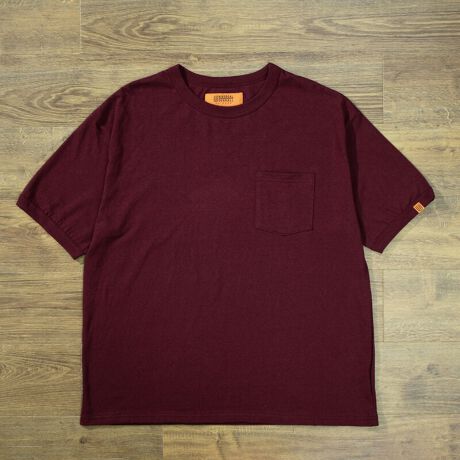 [^:UO2523201-B]yfabriczaт̍HŏoȂ̗ȂōꂽtB[RbgBsψȎ̑i`ȃlbvBe[WCNȕ\̏ofށBȂ琶܂_炩G肪C悭AĂƗ̓IɂȂӂ犴XɉKɁByfitzCh{fBȂAXbLƂŐĝ̃CE킸ׂẴ{gXɍ킹₷tBbgBƑɂ͈ʓIȃuƈႢAϋvȂNVbNȈۂ̂łoC_[e[vdlɁByfinishz1900NOBRg[jOpŎgpꂽTVcBKg̗ǂőwAX[gɌđ݂o悤ɂȂAǗׂTVcɃvĝvgTVc̋NBobN̎񌳂ɎЖ⃍SA⃍bgio[vgIWifUC̃vgBnRŉ悤ȗꂽfUC̃Be[W\ByUNIVERSAL OVERALLz1924NɑnƂAJAVJS̃[NEFAuhłAjo[TI[o[I[Bn[hŃ[YiuȃACeAق1I߂ɓnSĒǋA݂łȂA[NEGAƂāÃ[J[ɎxĂBłAԂ̃Rbg̃[NpcJo[I[AVbvR[ǵAÂǂAJ̃[NEFAD{̃t@Ă郍OZ[ACełB܂Aނ̓^tȃ[NEGAǋĂŁA蒅pɑ΂đϋvȃ|GXeã`mfނ肢Ã[J[瑽̎x𓾂ĂT/C`mpćA݂ł̓[Nt@bVvf̕K{łԑfނƂđ̕ɎxĂB