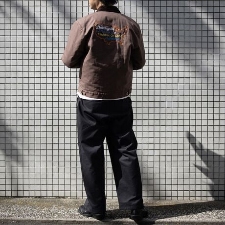 [^:U2533443-A]UNIVERSAL OVERALLuh\gbNWPbgBfނ̓_bNgpA^tƒ₷𗼗Bnɂ̓LeBO{AgvXBobNɂ͖{̎ƃVJS̊X݂`[tɂh?{Ă܂ByUNIVERSAL OVERALLz1924NɑnƂAJAVJS̃[NEFAuhłAjo[TI[o[I[Bn[hŃ[YiuȃACeAق1I߂ɓnSĒǋA݂łȂA[NEGAƂāÃ[J[ɎxĂBłAԂ̃Rbg̃[NpcJo[I[AVbvR[ǵAÂǂAJ̃[NEFAD{̃t@Ă郍OZ[ACełB܂Aނ̓^tȃ[NEGAǋĂŁA蒅pɑ΂đϋvȃ|GXeã`mfނ肢Ã[J[瑽̎x𓾂ĂT/C`mpćA݂ł̓[Nt@bVvf̕K{łԑfނƂđ̕ɎxĂByUNIVERSAL OVERALLz1924NɑnƂAJAVJS̃[NEFAuhłAjo[TI[o[I[Bn[hŃ[YiuȃACeAق1I߂ɓnSĒǋA݂łȂA[NEGAƂāÃ[J[ɎxĂBłAԂ̃Rbg̃[NpcJo[I[AVbvR[ǵAÂǂAJ̃[NEFAD{̃t@Ă郍OZ[ACełB܂Aނ̓^tȃ[NEGAǋĂŁA蒅pɑ΂đϋvȃ|GXeã`mfނ肢Ã[J[瑽̎x𓾂ĂT/C`mpćA݂ł̓[Nt@bVvf̕K{łԑfނƂđ̕ɎxĂB