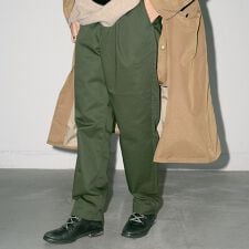 TUCK TAPERED PANTS