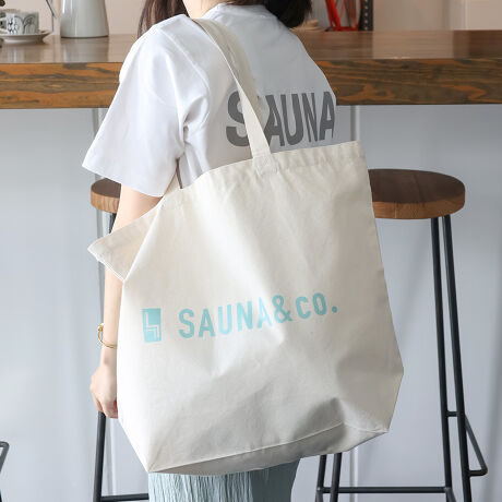 [^:SACB230101L]SAUNA&co.̃Sg[gobO̓VvȃfUCŁAIȎpACeƂďd󂵂Ē܂B100̃LoXfނgpĂ邽ߑϋvɗDĂAƂĂvȃg[gobOłB