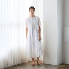 オーガンジー刺繍ワンピース