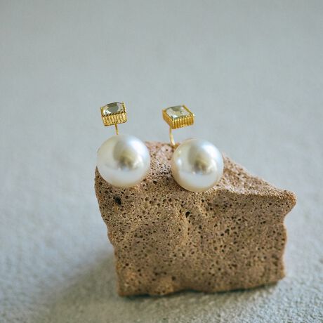 [^ԁF83142508]sDesigntENX^̋PꂢȃtgɁA傫߂̃p[̃obNLb`؂₩ɌĂsAXBE莝̃sAXƑgݍ킹ƁACV[ɍ킹ăAW݁BEʂobÑp[́AՂȃ{[ő݊QBy舵ɂāzE舵ɂẮAiɂĂi\łmFBEƖ̊֌WɂAۂFČꍇ܂B܂p\REX}[gtHȂǂ̊ɂA኱iƉ摜̃J[قȂꍇ܂B\߂BEi摜̓Tv̂߁AFTCYAvgʒuAdlȂǂɕύXꍇ܂̂ŁA\߂BAudie a Muses / I[fBA ~[Y؂₩ɁAꂽ㎿Ǝ炵тȂփN̏ɂȂ镞B㎿ȃmÂɂAĈX^_[hACeB|WeBuɃGKX𖁂ɌX^COāB