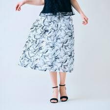 メッシュフラワー刺繍スカート | オーディア ミューズ(Audie a Muses)