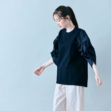 袖ギャザーフリルブラウス