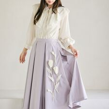 立体フラワーモチーフ付きフレアスカート