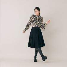 ボックスプリーツ合皮ベルト付きスカート