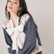 オーディア ミューズ(Audie a Muses)のアーガイルリボンタイ付きニットプルオーバー