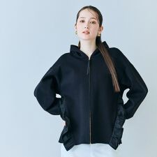 フリル付きジップアップパーカー