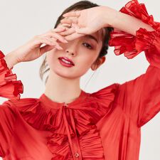 プリーツカラーブラウス | オーディア ミューズ(Audie a Muses 