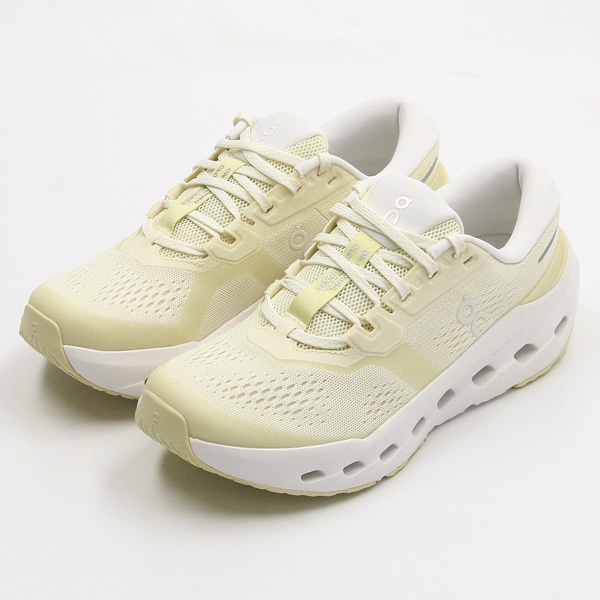 [�}���C]On/�I��/Cloudrunner 3/�N���E�h�����i�[ 3/���[�h�����j���O/�I���iOn�j Seedling/Ivory