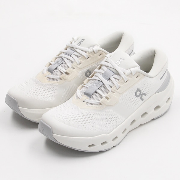 [�}���C]On/�I��/Cloudrunner 3/�N���E�h�����i�[ 3/���[�h�����j���O/�I���iOn�j White/Ivory