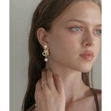 ゴールドパールオーバルモチーフピアス