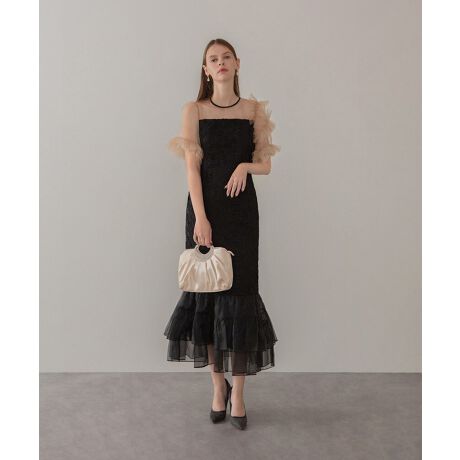 [^:LJES625334]@ׂȃ[XfނɁAVA[ȃ`[X[ugݍ킹؂₩ȃs[XhXӂƍLAVg\fUC̃`[X[uAtF~jŌy₩ȈۂvXB̓VA[fUCŁAiȔoB{fB̓[XґɎ{ANVJ؂₩ȕ͋CɁBXJ[g̐͂ӂƍLVA[tŁAтɗhVGbg܂B̂`[ƃ[X̃RgXgAl̃GKXĂ܂BtH[}ȃV[p[eB[܂ŕL􂷂ÃhXB؂₩ƋCi˔AʂȈɂӂ킵ꒅłBMODELF169CM    B/75    W/61   H/85    pTCYFS