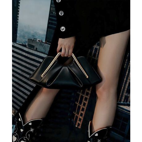 [^:LJAC625162]MU[񂹂_炩ȃ{fBɁAꂽ^nhgݍ킹fUC̍Nb`obO̓IɍLv[ctHAŃR[fBl[gɃ[hȃANZgY܂Bnh͎茳GKgɌA[gCNȑ`ŁAANZT[oŎĂ̂́B~j}ȂKvȏ[͂AtH[}fC[܂ŕLV[Ŋ􂵂܂B莝łVGbgۗA݊̂Nb`obOłB