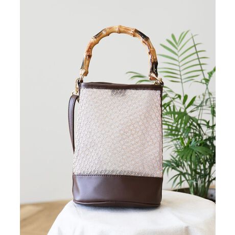 [^ԁF0P000542300]Ă̓sɉfAbVg[gBou[nh_ȃANZgYAshbVg[gB̂郁bVfނƏctHAẴX^COɌyƂȂꊴvXBVvȂ݊AJWA炫ꂢ߂܂ŕL}b`܂BȃbNXŁAĂ̂oɂ҂ȃACełBfp摜́A̓ŐFČꍇ܂Bg̃j^[ɂďi̐FČꍇ܂B