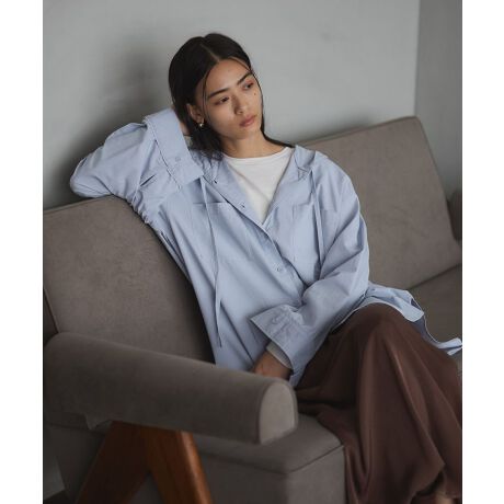 [^ԁF0P001040200]VGbgɃt[hvXB̂VcX^CBt[ht̃I[o[TCYVćAJWAƃbNX˔ꖇBy₩ȃ[fނŗÂݍނ悤ȃVGbgȂꂽۂɎdグ܂B̃JtXɂ̓{^2tAVGbg̒AW\BOJΉHDƂĂgA񂵗͂̍ACełBfjɍ킹Ĕ̂JWAX^CɎdグ̂͂AOXJ[g⃏Chpcƍ킹Αlۂ܂Ƃ܂܂Bt[htĂ邱ƂŁAx[VbNȃVc͋C_炩ȂAVvȃ{głRɍۂô͂łBIEIt킸L̂ŁAꖇĂƕ֗ȃACełB[Ȃ]ň[][Ȃ]Lk[Ȃ]n[Ȃ]|Pbg[]fp摜́A̓ŐFČꍇ܂Bg̃j^[ɂďi̐FČꍇ܂B