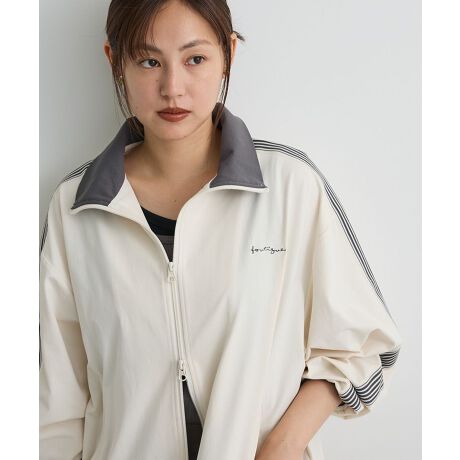 [^ԁF0P000467700]KX^CA@\hgbNWPbgByʂŃTbƂ|GXefނɁAڐG⊴UVJbgAȂǂ̋@\jZbNXdlBX|[eB[ȌڂȂh[v̂VGbgŁAfC[ANeBuV[܂ŕL􂵂܂BJ[͖Lx6FWJŁA炵ꖇÎׂ́BTVc^Ngbv̏ɉHD΁AĂH܂Œ񂵂\BWbv߂ănClbNɂ΃X|[eB[ȈۂɁAJăbNX̂钅ȂɂƋCɍ킹ĕ\ς܂BXJ[g⃏s[Xƍ킹Ĕo炵X^CɂApcƑgݍ킹ăXg[gɎdグjX^CɂtBbgBV[I΂jZbNXŊy߂閜\ACełB[Ȃ]ň[][Ȃ]Lk[]n[Ȃ]|Pbg[]fp摜́A̓ŐFČꍇ܂Bg̃j^[ɂďi̐FČꍇ܂B