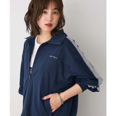 [^ԁF0P000467700]KX^CA@\hgbNWPbgByʂŃTbƂ|GXefނɁAڐG⊴UVJbgAȂǂ̋@\jZbNXdlBX|[eB[ȌڂȂh[v̂VGbgŁAfC[ANeBuV[܂ŕL􂵂܂BJ[͖Lx6FWJŁA炵ꖇÎׂ́BTVc^Ngbv̏ɉHD΁AĂH܂Œ񂵂\BWbv߂ănClbNɂ΃X|[eB[ȈۂɁAJăbNX̂钅ȂɂƋCɍ킹ĕ\ς܂BXJ[g⃏s[Xƍ킹Ĕo炵X^CɂApcƑgݍ킹ăXg[gɎdグjX^CɂtBbgBV[I΂jZbNXŊy߂閜\ACełB[Ȃ]ň[][Ȃ]Lk[]n[Ȃ]|Pbg[]fp摜́A̓ŐFČꍇ܂Bg̃j^[ɂďi̐FČꍇ܂B