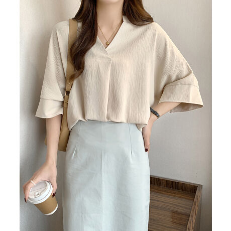 [^:SEU25NT1018]tH܂ŏd󂷂I[o[TCY̏_炩ߐnuEXBSnKȏ_炩ߐnuEXG悭SnKȏ_炩ߐnANVƂVHfނŏ_炩͋Cŏ炵Ȃ܂B̘rJo[ƃqbv̌^Jo[łfUCh}X[u̕ό`鑳̘rJo[AO㍷钷߂̒Ńqbv̌^Jo[ł܂Bאg̃{gXŒʂQBlۂۗXLbp[݃Vc݂XLbp[݂fUC̃|CgBfReCꂢɌVlbNɃlbNXvX邱Ƃŉ؂₩Abv܂B