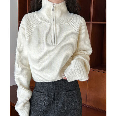 [^:SEU25FT1048]fC[R[fɊI񂵎݂̃WbvjbgvI[o[BX|[eBɂbNXɂȂA\WbvjbgB ݂𗧂Ă΃V[vȈۂɁAJΔ̂郊bNXX^CɁB ̃uVvȃfUCɒ悢ANZgvXB _炩ȃjbgfނŃ`N`NɂAԂ̒pKBH~V[Yɂ҂łB gĥZߏŁAX^CAbvʂStylingEjbgpcXEFbgpcƍ킹āAVvȂ獡ۂJWAR[fɁBEXj[J[ŃbNXvXBEChXbNXC[W[pcŃtɁA{ȒȂBETVcCi[ɏd˂āAŝ郌C[hX^C߁B