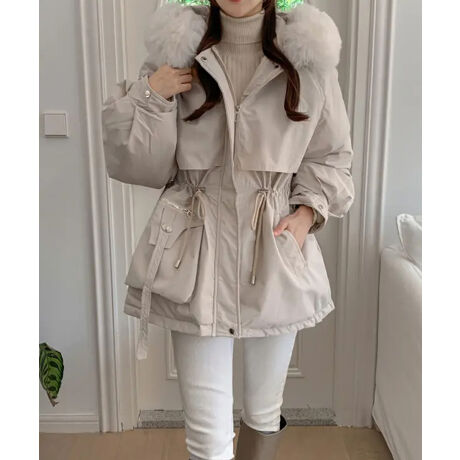 [^:SEU25FT1049]~̂oiɍʂAtF~jȂAE^[BDesign@Pointӂӂt@[tt[hiOj܂؂₩ɌĂ{[t@[́At[ĥݎO\BCR[fɍ킹ăAW݁BgɃt@[ngpۉdln̐gɂ͂ӂƂt@[fނ̗pAuԂ炠B̓t@[ȂŁAƂSnɁBEGXghXgŃVGbgOKh[XgOŃEGXgiƁAX^CAbvʂBn̂鏗炵VGbg܂B|PbgxgtŎpȆ傫߃|Pbg͏[ɕ֗Bxg̃fUC肰ȂANZgɁBStyling^[glbNjbg~XpcŃLC߃JWAɁBOXJ[gu[cƂQłB