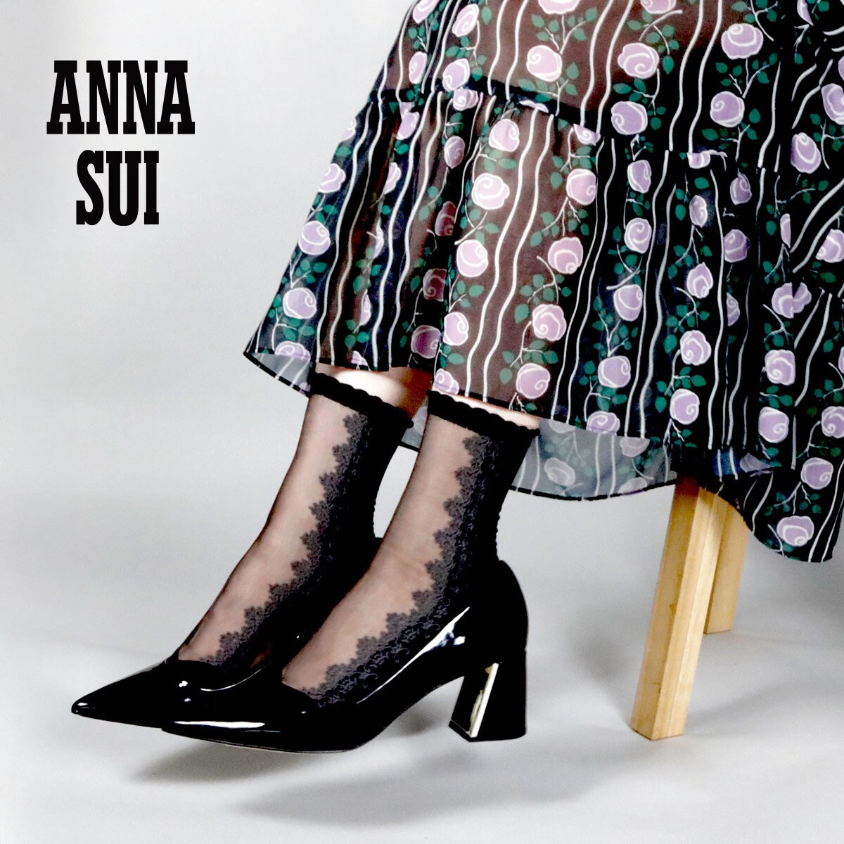 ANNA SUI】 靴下 レース柄 クルー丈 テグス シアー素材 日本製(3136