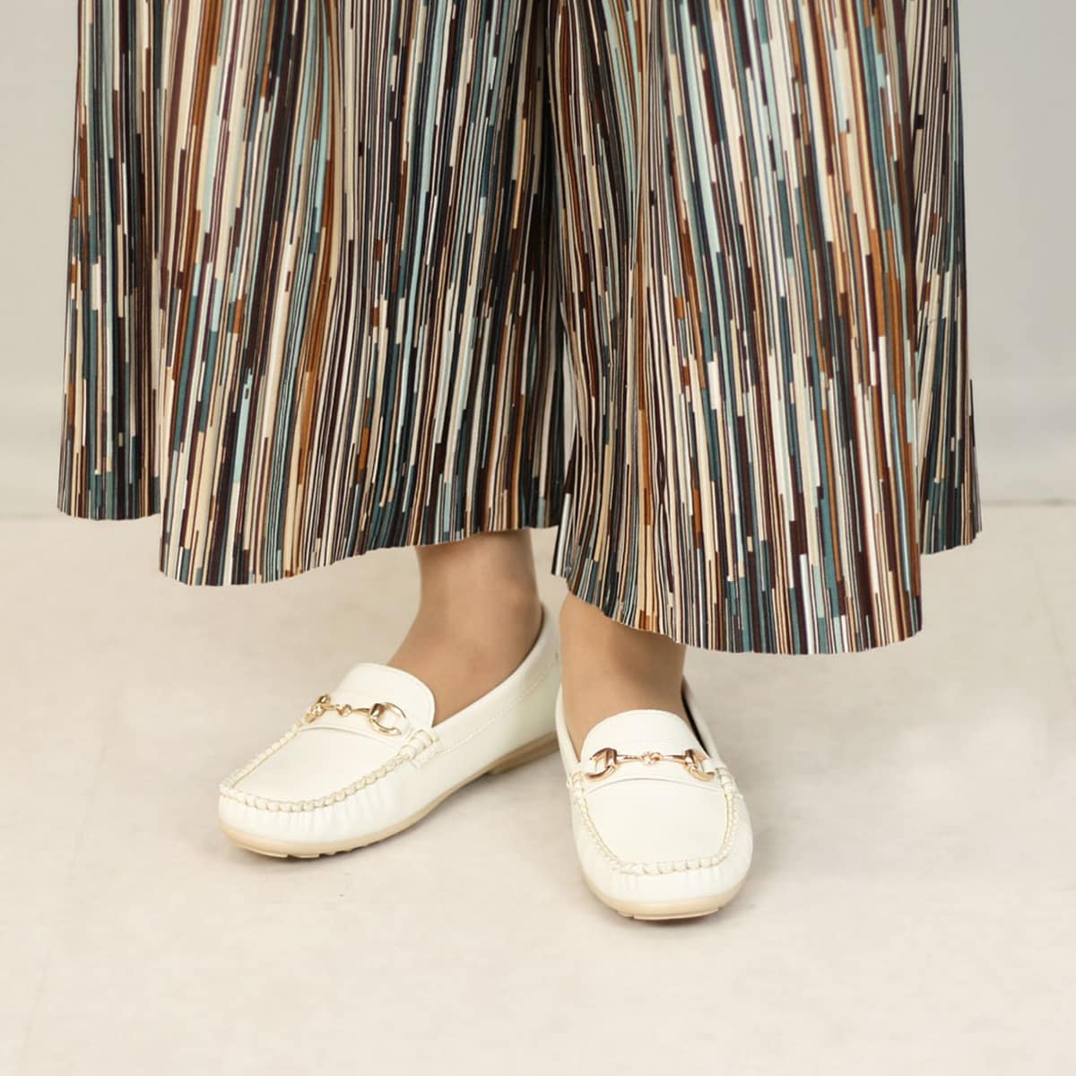 [}C]ONNI ELAMA rbgJV[t@[/nXL[ihusky Co.Ltd.j WHITE