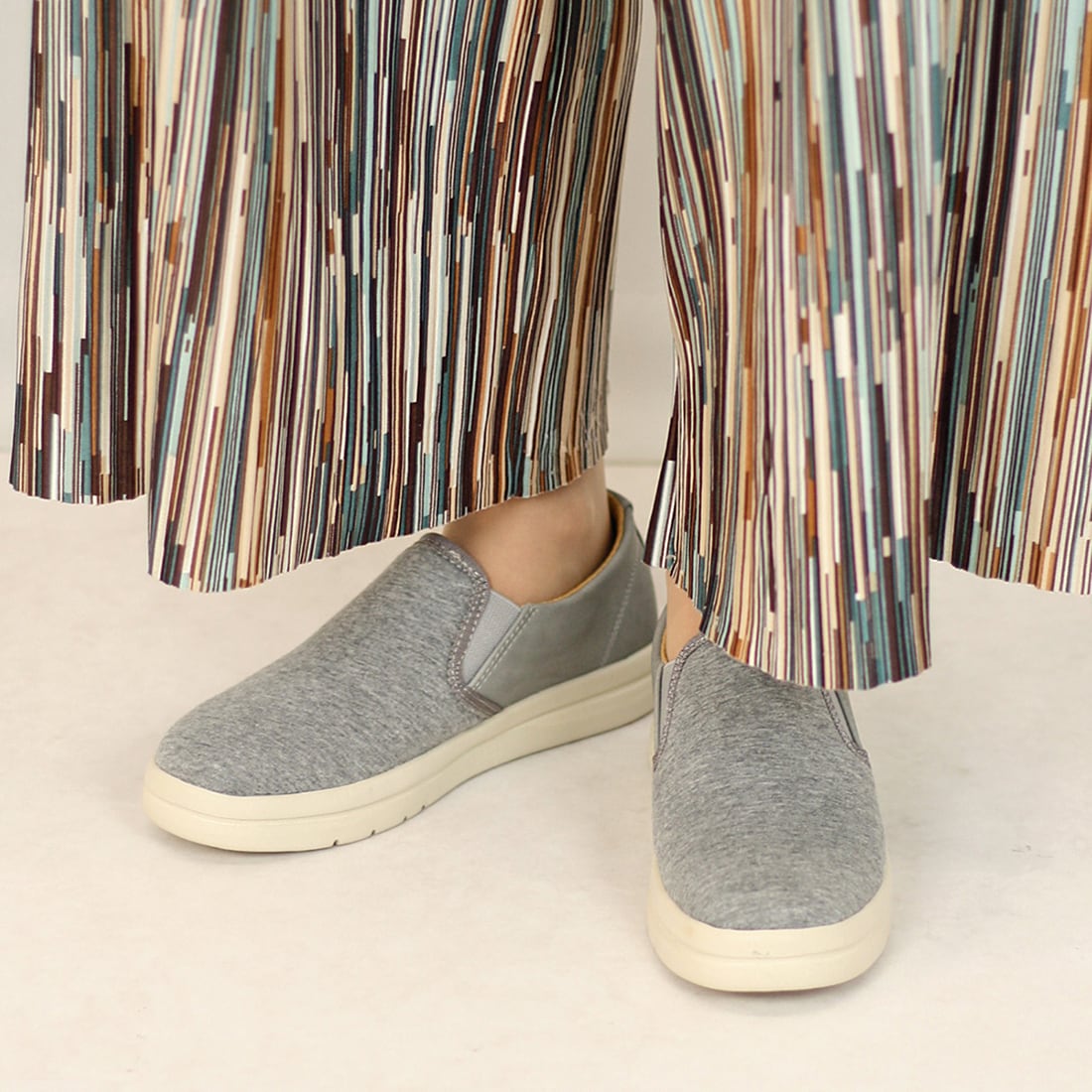 [}C]ONNI ELAMA Vv [Jbg y Xb|/nXL[ihusky Co.Ltd.j GRAY