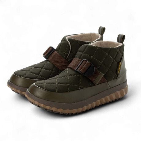 Shoes.No.5510TOKYOCAMPGO/g[L[LvS[@4cm4Ԗhh_CLeBOV[giCu[cyfށzAbp[̃{fBɁA@\iCgpBAEg\[獂4cm̉ӏɂ́AiCAbp[̏ォhfނPUɃXeb`ɂ͖he[v\ĂׁA4cm4ԖhdľNAĂ܂B}ȏJ␅܂ȂǂɂSłB{ɂ́Ayɒ]̂鍂\fTPR(T[vXeBbNo[)gĂ܂B[ʂƔSĈ鎿Ȃ̂ňS̖h݌vƂȂĂ܂BCjOinjɂt[XfނgpĂ̂ŏ_炩KłByfUCESnz@\̑fނfBeB[ȂǃAEghÃGbZX胊bNXɃAWiCu[cB߂̏Ȃ̂Ń`bJu[cnCJbgXj[J[̑̃ACeƂĂłBC\[JbvC\[𓋍ڂĂ̂ŗSnQłBLeBÕAbp[lۂāZBXeJ[R[gIChWPbgȂUKACeƃR[fBl[gĂ݂Ă}b`łBܘ_X|[c~bNXEAEghA~bNXȂǃJWAȃX^CȎɂ߂łB@\fނ𑽐gpĂ̂Ń^E[XłȂnCLOEH[LOȂǂłł֗ȃACełyTCYzi23.5cm𗚂ĂX^btMTCYŃsb^łB߂̌Cł̒p̏ꍇ1TCYオ߂łBTCYɂ͌lׁAQlxɂlBhH{Ă܂Shł́A܂BShł͂܂̂łӂB