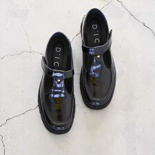 Tストラップローファー