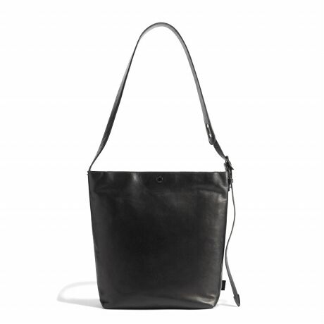 [^:60362]CCA4t@C[\ŁAʋ΂ɂg₷TCYzBVvȂp˔Ă܂BʓIȃoPbgg[gƂ͈قȂAOʂɂ͐߂̃|PbgzuBX}[gtHȂǕpɂɏoꂷACeɎo֗Ȑ݌vłBd؂̂ȂLXƂCĆA[͂ȂATXgXyBɁAeCɃXibv{^AZLeBコĂ܂BV_[Xgbv2.5cmԊuŒ߉\BD݂̒ɍ킹āA܂܂Ȏy݂܂BuGrace & Roughv\ iiƃtZU[g[giiZȂAJWAȃX^CɎRƓށBȃoXǋU[g[gobOuGrace & RoughvƂe[}̂ƂɃfUC܂BIV[ł􂷂ꂽ͋CAtȃX^COɂaȂnށA▭ȑ݊iłBꌩV_[obÔ悤ȃtHłAxgŒZɒ邱ƂŁA|dl̃g[gobOƂĂgp\BUNTRACKȂł͂̉߂ŁAiî鎝ĂV[YłBfނɂ̓z[XU[̗pBȂ₩ƒ悢cAɖ܂񂾂ƂƂŁAobÕtHĂ܂Bgނقǂɐ[݂𑝂oNωAz[XU[Ȃł̖͂͂łBVvȃfUCȂAו܂łp[c̑gݍ킹ÃobǑۗ܂BuGrace & RoughṽRZvgɂӂ킵AƃJWÃoX˔ÃX^CɗnރfłB