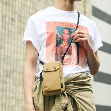 [^:60371]uCITY/3LSvV[YAEghAEFA}Eep[J[Ɏgp3w\̍@\nsbNAbvAssɓK`ŃAbvf[gBڂ̓i`ŏiȃRbĝ悤ȕȂAϋv@\Ă̂͂̂ЂƂBsIȃX^CƃAEghAMA̋@\𗼗AnCubhȃobOV[YłBum̃RpNgvɍ킹āAg̉i^Ԃ߂ɕKvsȃRpNgfUCłBX}[gtHAJ[hP[XAL[P[XACzȂǁAo̍ۂ̕KiX}[gɎ^Ԃ̂ɍœKBV_[xgɃpV[g݂邷߂ɊJꂽpR[h̗p܂B܂tN^[̓fUCŖ铹SBX}[gtHTCÝAőW77.8~H160.9~D7.8mmz肵Ă܂B(IPhone16 PlusTCY)ϋv3w\̑fނ́A\nƗn̊ԂɃ|E^tB~l[g邱ƂŁAϋvBɁA~l[gHɂA\tgȕƌyʐ˔Ă܂B