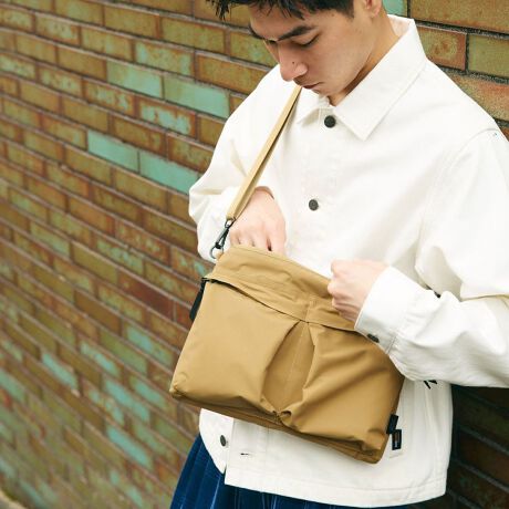 [^:60373]uCITY/3LSvV[YAEghAEFA}Eep[J[Ɏgp3w\̍@\nsbNAbvAssɓK`ŃAbvf[gBڂ̓i`ŏiȃRbĝ悤ȕȂAϋv@\Ă̂͂̂ЂƂBsIȃX^CƃAEghAMA̋@\𗼗AnCubhȃobOV[YłBUSRwbgobÕfUC`[tɗ֐ɕx񂾃TRbVobOփAW܂BV_[e[v{̂ƓFւ܂Ƃ߂邱ƂœꊴoBRpNgȂAOƓɍׂ[Xy[X[ĂāAo̕KiJo[Ă܂Bϋv3w\̑fނ́A\nƗn̊ԂɃ|E^tB~l[g邱ƂŁAϋvBɁA~l[gHɂA\tgȕƌyʐ˔Ă܂B