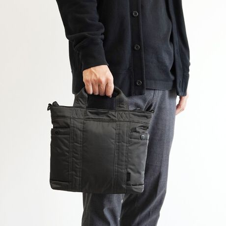 [^:60393]URBAN~OUTDOORe[}ɓssƎRAI/ItV[XɂƂ炦obNEFAWJ郉CtX^CuhwUNTRACKx́wCITY/DSxBXg[[̂錵Iꂽfޑʂȋ@\I[ZeBbNȃfUCɗƂ݁Assɐ錻l̐A莩RɉKɂĂ܂BRToRe|[܂ŕLX^CɎVvt@NViȃACeB|GXe{fBOfނgpAfC[Ɏg₷yʂɃAbvf[g܂B|莝łQWAYdl̃V_[obOB@\yI[KiCU[|PbgzG݂[ł|PbgBbV|Pbg~QBNbV̂^ubg[|PbgtByTCh|Pbgz[ɕ֗ȃXibv{^t̃TCh|PbgByQWAYz莝ƌ|ł2WAYdlByV_[xgzV_[xgtBEE\ByDJzV_[xgɂDJtB`[L[z_[₿ƂMAȂǂt̂ɕ֗łBy^ubg[z10.1C`^ubg[\ȃNbV|PbgtiQl[@FW17~H24.5~D1cmj yeʁz6LBUNTRACK/ CITY/DSVbNȃfUCɌy|GXe{fBOfނ̗pALvȂǂ̃AEghAɂCITYɂnރV[XȃobOV[YłB