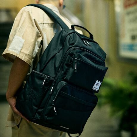 [^:60272]yNEW JACKR{zEDGELINK POCKETPACKQNJJWAXN[obNpbNXg[gnOtBbNA[eBXgDaiEDGELINK|AX^CbVȃXN[obNpbNV[YuPOCKETPAKQNJvBNEW JACKƂ̃R{[VŁAIIt킸g₷fUCɎdオĂ܂BJWAłȂAwZ̒ʊw╁igɂ҂ȃobNpbNłBNEW JACKCXghJFTCh|Pbgɂ́AvNEW JACK̎hJ{AXg[gJ`[fUCBI[KiCU[|PbgFANZT[𐮗Ď[ł֗ȃI[KiCU[|PbgtB15.6C`m[gPCΉF15.6C`܂ł̃TCYɑΉBiQl[@ W38.5~H26.5~D2.7cmjB4t@CΉFA4TCY傫B4t@C[ł̂ŁAwZ̎d̏ނNɎ[BChn[lXFւ̕Sy郏Chn[lXŁAԂ̎gpłKBTCht@Xi[|PbgFɎoACe[ł֗ȃTCh|PbgB