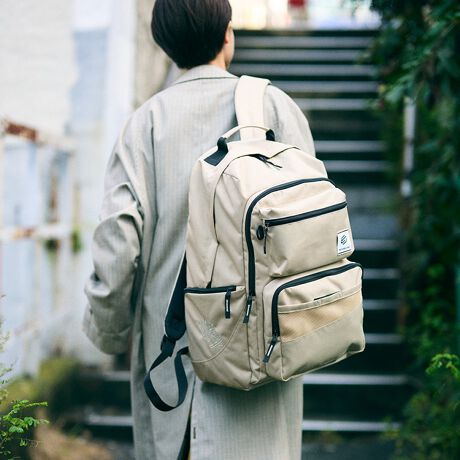 [^:60272]yNEW JACKR{zEDGELINK POCKETPACKQNJJWAXN[obNpbNXg[gnOtBbNA[eBXgDaiEDGELINK|AX^CbVȃXN[obNpbNV[YuPOCKETPAKQNJvBNEW JACKƂ̃R{[VŁAIIt킸g₷fUCɎdオĂ܂BJWAłȂAwZ̒ʊw╁igɂ҂ȃobNpbNłBNEW JACKCXghJFTCh|Pbgɂ́AvNEW JACK̎hJ{AXg[gJ`[fUCBI[KiCU[|PbgFANZT[𐮗Ď[ł֗ȃI[KiCU[|PbgtB15.6C`m[gPCΉF15.6C`܂ł̃TCYɑΉBiQl[@ W38.5~H26.5~D2.7cmjB4t@CΉFA4TCY傫B4t@C[ł̂ŁAwZ̎d̏ނNɎ[BChn[lXFւ̕Sy郏Chn[lXŁAԂ̎gpłKBTCht@Xi[|PbgFɎoACe[ł֗ȃTCh|PbgB