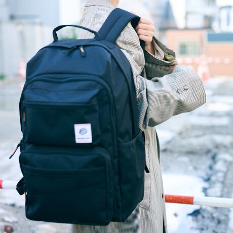 [^:60272]yNEW JACKR{zEDGELINK POCKETPACKQNJJWAXN[obNpbNXg[gnOtBbNA[eBXgDaiEDGELINK|AX^CbVȃXN[obNpbNV[YuPOCKETPAKQNJvBNEW JACKƂ̃R{[VŁAIIt킸g₷fUCɎdオĂ܂BJWAłȂAwZ̒ʊw╁igɂ҂ȃobNpbNłBNEW JACKCXghJFTCh|Pbgɂ́AvNEW JACK̎hJ{AXg[gJ`[fUCBI[KiCU[|PbgFANZT[𐮗Ď[ł֗ȃI[KiCU[|PbgtB15.6C`m[gPCΉF15.6C`܂ł̃TCYɑΉBiQl[@ W38.5~H26.5~D2.7cmjB4t@CΉFA4TCY傫B4t@C[ł̂ŁAwZ̎d̏ނNɎ[BChn[lXFւ̕Sy郏Chn[lXŁAԂ̎gpłKBTCht@Xi[|PbgFɎoACe[ł֗ȃTCh|PbgB