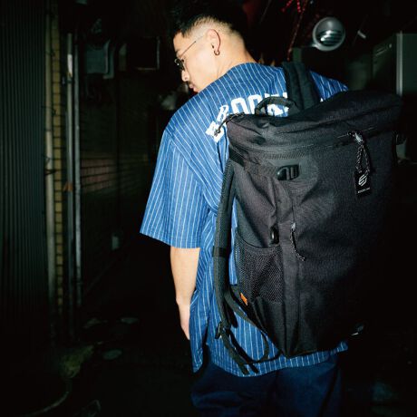 [^:60282]ʊwɂ҂ȍ@\obNpbNEDGELINKuPARKWISEvV[YBVvłȃfUĆAj킸ǂȃR[fBl[gɂ}b`܂BeʂŎ[͔QAɂ@\ڂ̃ACełBGAbVfޒԂ̎gpłKȔwSnBGAbVfނŏhAʋCQłB[eBeBI[KiCU[𐮗₷|Pbg𓋍ځBy[dACzȂǁAׂACe[ł܂BtN^[Ԃ̎F߁ASmہBtN^[fނꂽfUCŁAʊwEA̈ST|[g܂B`FXgxgwĂԂɂA\ȃ`FXgxgtBƌŒ肳āAKɎgpł܂B15.6C`m[gPC[\15.6C`̃m[gPC[łpXy[XŁA؂ȃfoCXSɎ^ׂ܂BiQl[@ W38.5~H26.5~D2.7cmjB4t@C[\wZ̎ۑ^Ԃ̂ɕ֗B4TCY܂őΉBeʂŁAׂĂ̕Ki[ł܂BiQl[@ 38.0~27.3cmjfUCVvłȂXg[ĝX^CbVȃfUCBʊw͂񗷍sX|[cV[ȂǁAV[Ŋ􂵂܂BʊwɍœKȑeʃ^CvȂ̂ŁAוSĎ^ׂ܂B