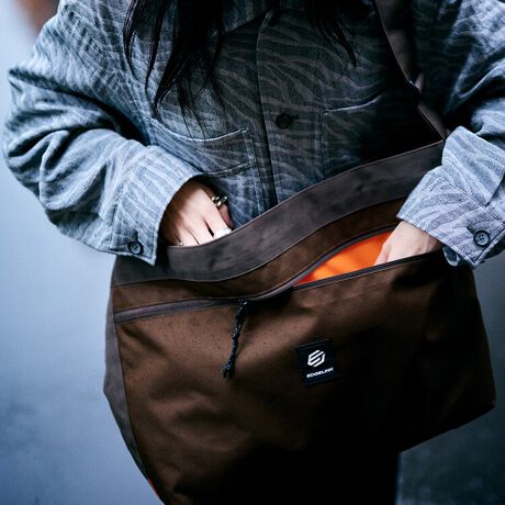 [^:60323]XP[gtpbNb20LV_[obOo^fUC̃XP[g{[hfUCǓwƋJobOV[Y2eItɎĂeʃfUC20L̑eʁ}`LtHŁÂ݂ו[BXP[gMA͂Aʊw◷sɂ҂IhNz_[tŎpybg{g܂肽ݎP𗧂ĂĎ[łz_[tBoꂪX[YŁAړKIFSl݌vɂ͖邢IWJ[̐n̗pAוɌIɂ͔ˍނD荞݁AԂ̈SɂzBXP[gigɍœKIXP[gp[Nł̎gp͂AXEAEghAɂ􂷂pIȃfUCBXP[^[̂lߍ񂾖\V_[obOł