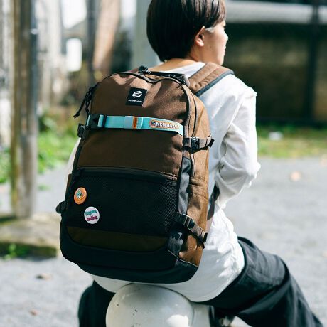 [^:60331]evP[V NEWJACKR{V[Y JWAobNpbNXP[g{[_[w܂ŁALV[Ŏg₷uevP[VvV[YNEWJACKR{ACeB@\ƃfUC˔obNpbNŁAgANeBuV[܂ŁAV[ɂ҂łBbV|PbgXebJ[⏬[AAW\ȃbV|PbgB̃JX^}CYy߂܂B[eBeBI[KiCU[ɂ͖Lxȃ|PbgzuAו萮ł܂B[BtgXgbv㒅LbvȂǂȒPɌŒłtgXgbvtBוĂ֗Ɏg܂BGAbVfރV_[n[lXƔwʂɂ͏ɂGAbVfނgpBԎgpĂKłBtN^[̕RɔˍނD荞݁AԂ̈S߂܂BÂꏊłSĎg܂B`FXgxgbÑYh~Aō\ȃ`FXgxg𓋍ځB芴QłBV_[n[lXtbN|[``[ȂǂttbNV_[n[lXɓځBANZT[RɃJX^}CYł܂BIWiʃob`tEDGELINK ~ NEWJACKIWiʃob`i2jtBɌĂ܂B14.0C`m[gPCΉ14.0C`m[gPC[Ή\BiQl[@v330~g240~c25mmjB4t@C[\B4t@C[\BiQl[@380~273mmj