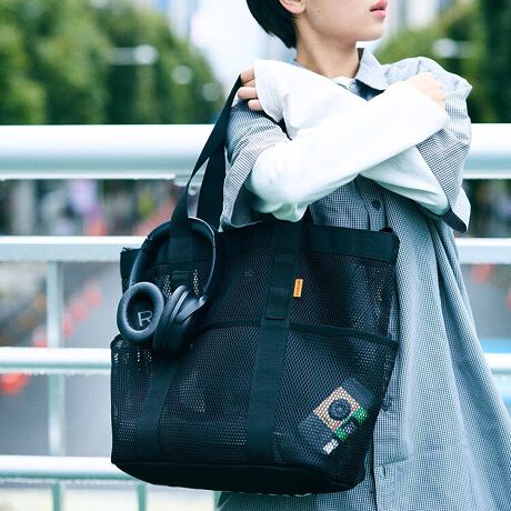 [^:60201]XP{[p[NȂǂŁA₷MA^т鎞ɕ֗ȃbVfނ̃g[gobOBigƂăJWAȃt@bVɍ킹ătɎAAEghA⃌W[Ȃǂ̃ANeBuȃV[ł劈IeiX₷AV[YXŎgpł܂BI[KiCU[|PbgG݂[ł|PbgpbJu@\܂肽ŃRpNgɎ[ł̂ŁAsAEghAł̎^тɂ֗łBKvȎɂƎoĎg܂BANZT[[v⏬JriŎt邱ƂłȈՓIȃo[[vBƂANZT[t̂ɕ֗łBV_[xg\ȃV_[xg