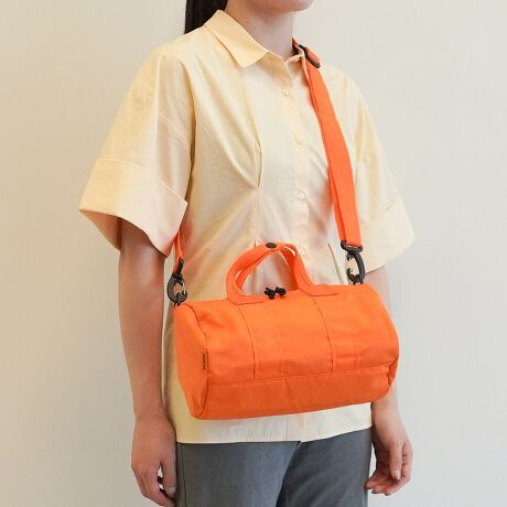 [^:60492]TOKYOACfeBeBƂāA̎̋CfoXg[gobOuhwEDGELINKxB|bvȃJ[WJ̌yʃ~jobOV[YB[{XgfUC̃V_[obÓAXg[gX^CJWAR[f̃ANZgɂ҂BfC[ɂsɂg₷AtɎĂfUCłB500mlybg{gɓTCYBI[KiCU[|PbgdĎ[ł|PbgBV_[xg߂\ȃV_[xgBOłA|Ǝ莝2WAYŎgpł܂B