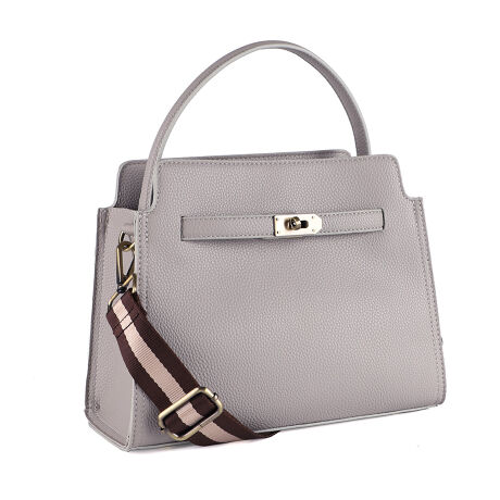 [^:lz-70301]̃R[fɍvXBN̑l̕iiobOtg̃obNfUCiőlȏ̈ۂɁB㎿ȃV{ō̂PUU[gpBdʖ350ǧyʃobOŖ{vyAꂪyXȂ̂|Cg}`Ղ肠̂ł΂וۂ[Bڈȏ̎[͂ŁA^ꂷ邱ƂȂꂢȃJ^`L[v܂ܒz|[`A500mlybg{g܂肽ݎP[ł܂BJ̓}Olbg{^Ń^b`ŊȒPɊJ\Bꕔ͒etŁAobOꂩhł܂BɂƃtBbg鑾߃V_[2waydlȂ̂łD݂ŎO鎖ł܂ByTCYicmjzꕝF27.5AJF22AF21A荂F9A蒷F36A}`F11.5V_[~F76-135~3.8ydʁigjz[{]350[V_[]120ydlzJF}Olbg{^FI[v|Pbg~2At@Xi[|Pbg~1yfށzPUy[\TCYzA5yFWJzO[ALAubN/LAu[O[/i`A_[NO[x[W/i`Ax[W/_[NO[x[WAubN/_[NO[x[WTCY͓XuOTCYłB^O̕\LƂ͈قȂꍇ܂Biɂ̍ꍇ܂̂ŗ\߂Byӓ_zfނ̐A̓̂܂BXł̓[J[疧Ԃœ׌Aȉēx܋lߒvĂ܂̂ŁAXɂ鏤iƂ͈ႢÂ܂B̂gpAȂǂŋCɂȂ͂قƂǊȂȂ܂̂ł܂B􂢂͔Aꂽꍇ͊@ĉBʐ^̏iƎۂ̏i̓uEUɂāAFقȂꍇ܂̂ŁA\߂܂B