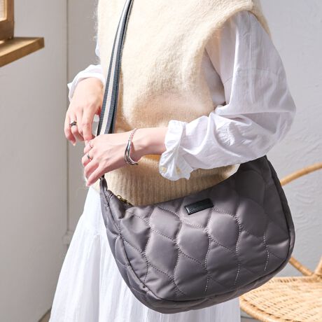 [^:lz-70510]M`fUCłȂꊴLeBOȃV_[obOӂƂLeBO̗̊̂fUCVvȂŖڂ䂭V_[obOBJ[uJ͉ו̏oꂪ₷čőB5TCỶו[o܂B|Pbgɂ̓t@Xi[|PbgI[v|PbgtĂ̂ŏƂȂڂoĕ֗B@\tȂ̂ŋ}ȉJ̓łTbƂЂƐ@ĂꂪôŊyłByTCYicmjzJF30AF24AꕝF27A}`F10ydʁigjz260ydlzJFt@Xi[FI[v|Pbg~2At@Xi[|Pbg~1OFt@Xi[|Pbg~1yfށziC()yFWJzO[x[WACgu[AX[NO[/ubNA_[NO[AubNyB^Cvzi`/O[x[WAO[x[W/ubNAJ[L/ubNAubNAX[Nu[/ubNA_[NO[/ubNTCY͓XuOTCYłB^O̕\LƂ͈قȂꍇ܂Biɂ̍ꍇ܂̂ŗ\߂Byӓ_zfނ̐A̓̂܂BXł̓[J[疧Ԃœ׌Aȉēx܋lߒvĂ܂̂ŁAXɂ鏤iƂ͈ႢÂ܂B̂gpAȂǂŋCɂȂ͂قƂǊȂȂ܂̂ł܂B􂢂͔Aꂽꍇ͊@ĉBʐ^̏iƎۂ̏i̓uEUɂāAFقȂꍇ܂̂ŁA\߂܂B