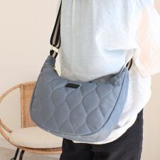 【LIZDAYS】キルティング  ナイロン スリム ショルダーバッグ