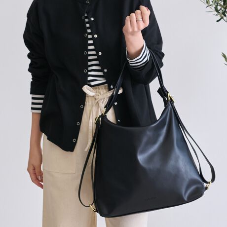 [^:lz-72402]ƂVvȃfUC ꂢ߂JWAX^C܂ LR[fɍ킹₷ITCh̃V_[xg邾ŃTTbƊȒPɃbNւƑςI̓̋CV[ɍ킹2̃X^CyނƂł遝O킹6̃|PbgtIyTCYicmjz{/JF31AꕝF33AF32A}`F10.5V_[/g[gver.ŒF76AbNver.ŒF96AF1.8ydʁigjz620ydlzJFt@Xi[FI[v|Pbg~3At@Xi[|Pbg~2OFt@Xi[|Pbg~1yfށzvTCY͓XuOTCYłB^O̕\LƂ͈قȂꍇ܂Biɂ̍ꍇ܂̂ŗ\߂B