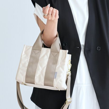 [^:lz-51504]lC̃fUCƂɂĂ@\IɎg悤ɍxiCo[WŐVoꂵ܂B3Dłӂ痧̊̂鍂LeBOfUC̗pB߂Ȃ̂ŌɐH܂ĝւ̕SyĂV_[xgŌ|AȂȂߊ|A莝Ƃ낢Ȏy߂܂BC[̓t@Xi[JȂ̂ŒgیɂȂ邱Ƃ܂Bwʑɂ̓X}zȂǂô̎[ɍœKȉB|Pbg𓋍ڂĂCt@Xi[J߂KvȂ̂|CgłB~jTCYł}`LŎ[Xy[XőpłXNGAtHA5TCYΉBƃ~j}ȃTCYfC[ɂ傤ǂACełBiiC~e[vnhfUCY߂ɂJWAɂgȂĂ܂B yTCYicmjzJF22AꕝF24.5AF20A}`F13Anh荂F12A蒷F32.5V_[~F73-130~5ydʁigjz{/310V_[/130ydlzJFt@Xi[Ft@Xi[|Pbg~2AI[v|Pbg~1OF}OlbgJ|Pbg~1yfށziCTCY͓XuOTCYłB^O̕\LƂ͈قȂꍇ܂Biɂ̍ꍇ܂̂ŗ\߂Byӎzfނ̐A̓̂܂BXł̓[J[疧Ԃœ׌Aȉēx܋lߒvĂ܂̂ŁAXɂ鏤iƂ͈ႢÂ܂B̂gpAȂǂŋCɂȂ͂قƂǊȂȂ܂̂ł܂B􂢂͔Aꂽꍇ͊@ĉBʐ^̏iƎۂ̏i̓uEUɂāAFقȂꍇ܂̂ŁA\߂܂B