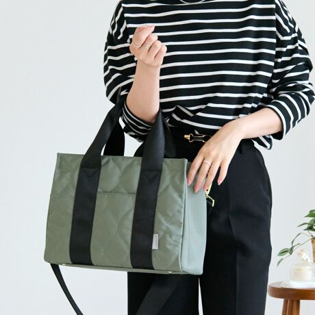 [^:lz-51505]lC̃fUCƂɂĂ@\IɎg悤ɍxiCo[WŐVoꂵ܂B3Dłӂ痧̊̂鍂LeBOfUC̗pB߂Ȃ̂ŌɐH܂ĝւ̕SyĂV_[xgŌ|AȂȂߊ|A莝Ƃ낢Ȏy߂܂Bɂ͎d؂肪Ă3̃Xy[XɕĎ[\Bו̒ʒuRƌ܂̂ŒNłȒPɐڂł܂Bybg{g܂肽ݎP|Ă܂܎[\ILxȎd|PbgtŁuǂsHvȂȂ܂Bɂt@Xi[t|Pbg͊O֏oă{^𗯂߂ƃt^ɂȂAו̊یhł܂BA4TCY܂TCYȂ̂ŒʋΗp̂dobO}}obOȂǗlXȃV[Ŋ􂵂Ă܂ByTCYicmjzJF29AꕝF32.5AF25A}`F14Anh荂F16A蒷F45V_[~F73-130~5ydʁigjz{/420V_[/130ydlzJFXibv{^Ft@Xi[|Pbg~1AI[v|Pbg~3OFI[v|Pbg~1yfށziCTCY͓XuOTCYłB^O̕\LƂ͈قȂꍇ܂Biɂ̍ꍇ܂̂ŗ\߂Byӎzfނ̐A̓̂܂BXł̓[J[疧Ԃœ׌Aȉēx܋lߒvĂ܂̂ŁAXɂ鏤iƂ͈ႢÂ܂B̂gpAȂǂŋCɂȂ͂قƂǊȂȂ܂̂ł܂B􂢂͔Aꂽꍇ͊@ĉBʐ^̏iƎۂ̏i̓uEUɂāAFقȂꍇ܂̂ŁA\߂܂B