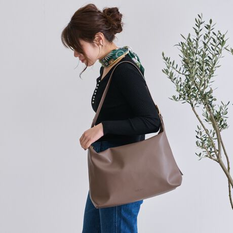 [^:lz-70411]ƂVvȃfUC ꂢ߂JWAX^C܂ LR[fɍ킹₷IA4TCYۂ[ł 傫߃V_[obOBeʎdlŃ|Pbg芮BוĂĝɃtBbgA ▭ȂVGbg킢IV_[͒߂邱Ƃł̂ |΂ߊ|RɊy߂܂yTCYicmjz{/JF41AꕝF36AF30.5A}`F15V_[/~F65-89~3ydʁigjz680ydlzJFt@Xi[FI[v|Pbg~3At@Xi[|Pbg~2OFt@Xi[|Pbg~1yfށzvTCY͓XuOTCYłB^O̕\LƂ͈قȂꍇ܂Biɂ̍ꍇ܂̂ŗ\߂B{v܂PVCPUȂǂ̃tFCNU[̏iEiCn̏íAfނ̐A̓̂܂BXł̓[J[疧Ԃœ׌Aȉēx܋lߒvĂ܂̂ŁAXɂ鏤iƂ͈ႢÂ܂B̂gpAȂǂŋCɂȂ͂قƂǊȂȂ܂̂ł܂B􂢂͔Aꂽꍇ͊@ĉBʐ^̏iƎۂ̏i̓uEUɂāAFقȂꍇ܂̂ŁA\߁A܂B